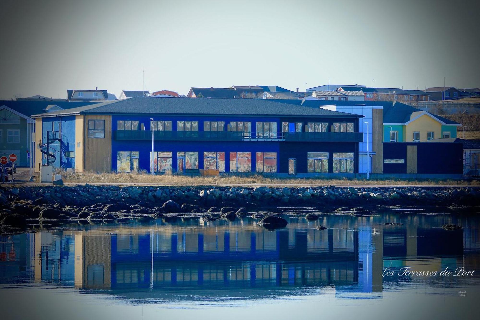 Hotel Les Terrasses Du Port Saint-Pierre Zewnętrze zdjęcie